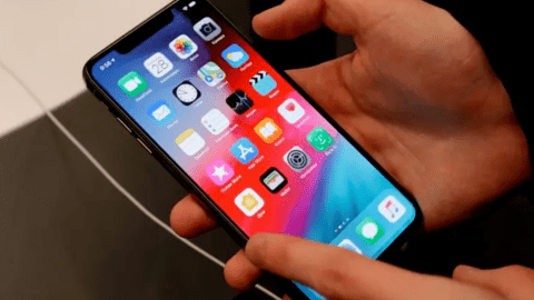 Nga cáo buộc Mỹ cài virus độc vào hàng nghìn điện thoại iPhone