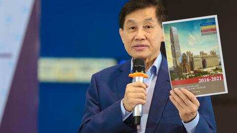 Hàng thời trang xa xỉ Việt Nam là bước tiên phong tiếp theo?