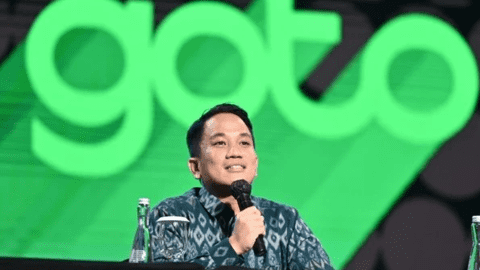 CEO công ty mẹ của Gojek bất ngờ từ chức