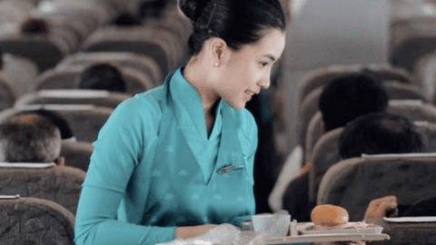 Sát ngày Đại hội đồng cổ đông, Vietnam Airlines bất ngờ thông báo hủy họp, lùi sang tháng 8