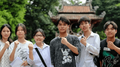 Hà Nội 'đẩy sớm' thời gian nhập học vào lớp 10 THPT năm học 2023-2024