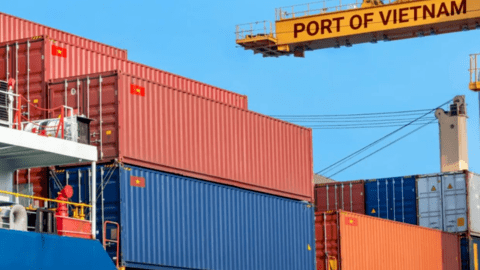 Việt Nam lập kỳ tích ngoạn mục về xuất khẩu, nhảy vọt 72 bậc vào top 20 toàn cầu: Kỳ phùng địch thủ ngả mũ thán phục!