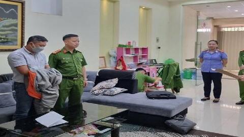 Bắt Phó Giám đốc và nhân viên đưa hối lộ khi đăng kiểm