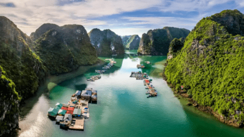Ghé khu làng chài Việt lọt top "những ngôi làng cổ tích đẹp như tranh" trên thế giới với chi phí khoảng 3,1 triệu đồng