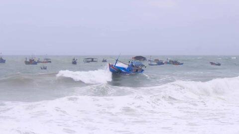 Gió mạnh, sóng lớn và có nguy cơ lốc xoáy trên vùng biển Nam Bộ