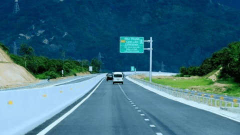 Tập đoàn Sơn Hải trúng nhiều gói thầu hạ tầng nghìn tỷ đồng từ đầu năm, gồm 3 gói thuộc diện cam kết "bảo hành 10 năm"