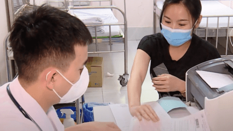 Khi nào Bộ Y tế hạ cấp độ dịch COVID-19?