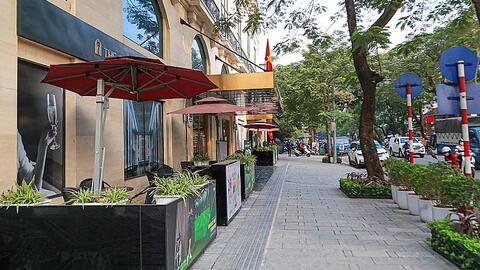 Xem xét kĩ lưỡng việc cho thuê vỉa hè lòng đường