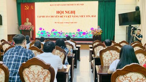 Tuyên truyền hai nghị quyết quan trọng của Thành ủy cho cán bộ tuyên giáo