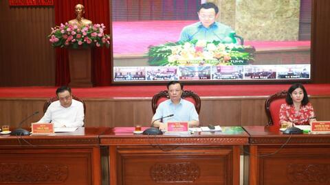 Tăng dần mức độ yêu cầu trong quản lý, thực thi công vụ