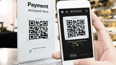 Xuất hiệu chiêu lừa đảo mới, dán đè mã QR giả mạo tại nhiều cửa hàng