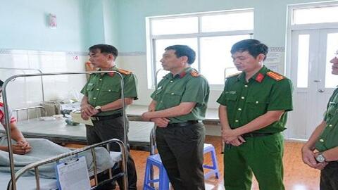 Lâm Đồng: Tạm giữ đối tượng xông vào trụ sở chém một cán bộ công an