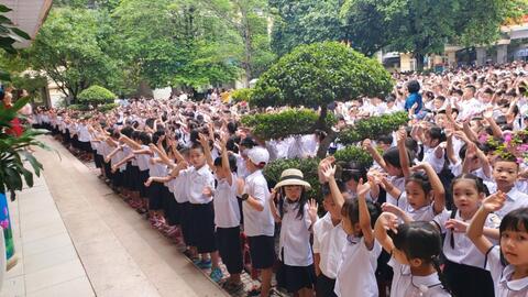Không bắt buộc học sinh phải mua đồng phục mới