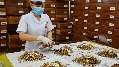 Hơn 100 thuốc, vị thuốc y học cổ truyền, được gia hạn, cấp mới giấy lưu hành