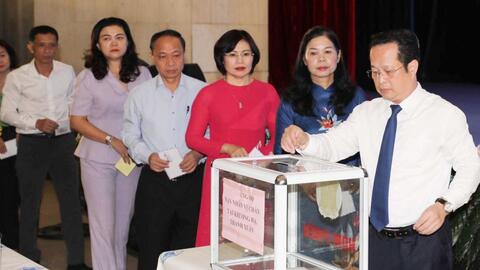 Ngành Giáo dục Hà Nội bỏ văn nghệ hội nghị, quyên góp cho nạn nhân vụ cháy Khương Hạ