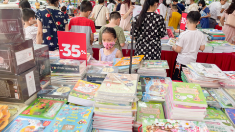 Bữa "tiệc sách" Trung thu cho thiếu nhi Hà thành