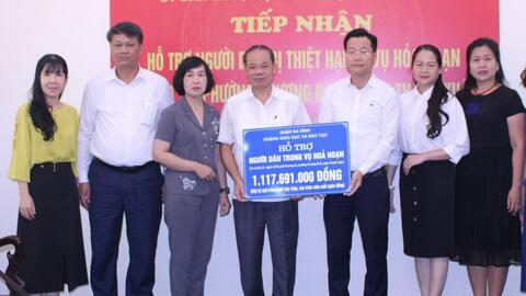 Quận Ba Đình trao hơn 1,1 tỷ đồng hỗ trợ nạn nhân vụ cháy chung cư mini