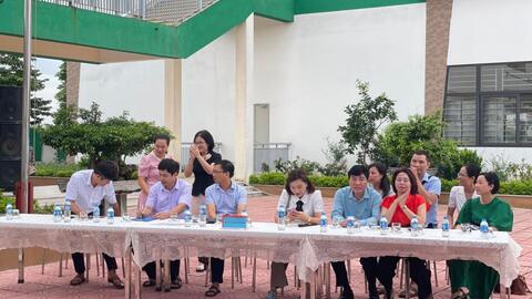 Học sinh hào hứng tham gia cuộc thi tìm hiểu kiến thức về an toàn thực phẩm