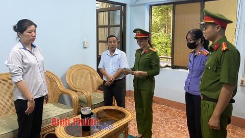 Bắt tạm giam Kế toán Chi nhánh Văn phòng Đăng ký đất đai huyện Lộc Ninh