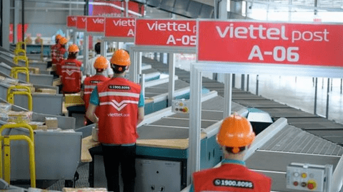 Cạnh tranh về giá dịch vụ chuyển phát ngày càng gay gắt, Viettel Post (VTP) giảm tốc tăng thị phần, âm thầm cải thiện biên lợi nhuận