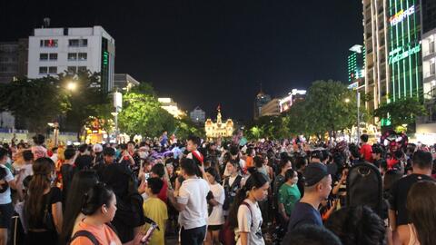 TP Hồ Chí Minh: Phố đi bộ Nguyễn Huệ huyên náo ngày Halloween