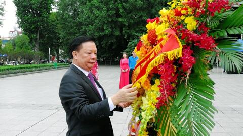Lãnh đạo TP Hà Nội tưởng nhớ lãnh tụ V.I.Lênin