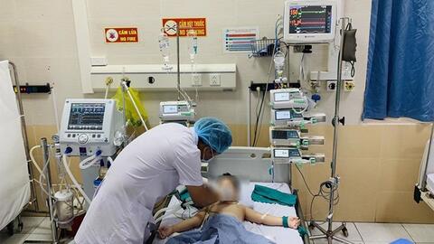 Biến chứng đái tháo đường, bé 4 tuổi hôn mê
