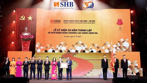 SHB vinh dự đón nhận Huân chương Lao động hạng Ba