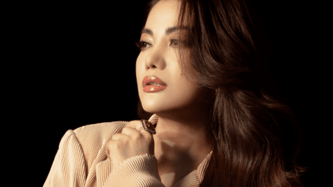 Trương Ngọc Ánh nhận giải thưởng "International Celebrity & Business Force"