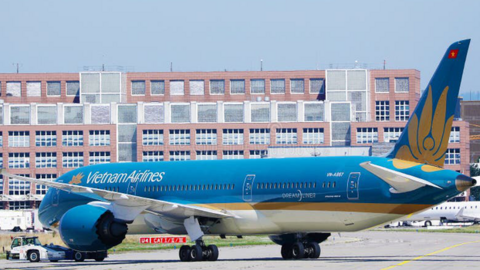 Vietnam Airlines đã bán bớt tàu bay, thanh lý khoản đầu tư vào hãng hàng không nước ngoài thu về gần 1.000 tỷ góp phần giải quyết khó khăn