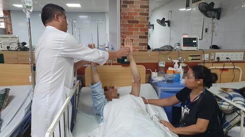 Chuyên gia y tế đề nghị cấm lưu hành thuốc lá điện tử