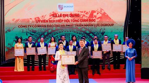 CEO 8X hai năm liền được vinh danh doanh nhân tiêu biểu