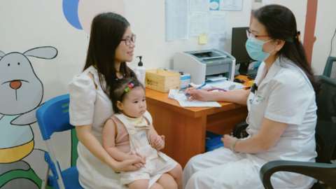 Bác sĩ chỉ ra điểm khác nhau giữa sốt xuất huyết và sốt virus thông thường