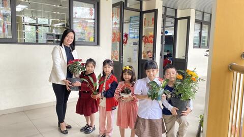 Ngày đầu học sinh Hà Nội đi học trở lại sau kỳ nghỉ Tết
