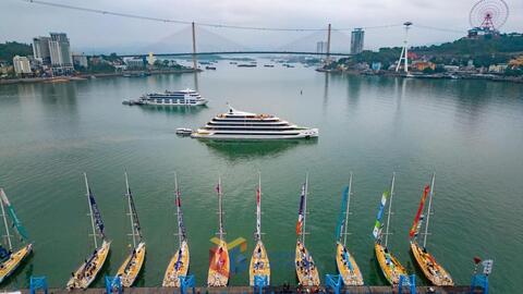 Hoàn thành chặng đua thuyền buồm Clipper Race tại Hạ Long