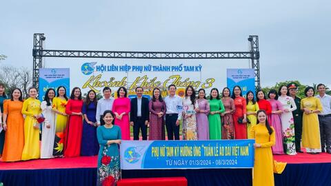 Hơn 1.000 phụ nữ Tam Kỳ rực rỡ trong tà áo dài