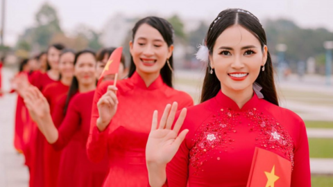 Hoa hậu Bích Hạnh truyền cảm hứng tới chị em phụ nữ Phan Rang
