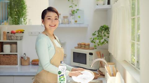 Unilever ra mắt nước rửa chén gốc thực vật: tiên phong cho xu hướng tiêu dùng an toàn