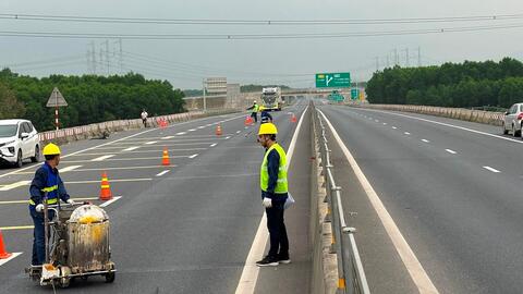 Ngày đầu khắc phục những bất cập nguy hiểm trên cao tốc Cam Lộ - La Sơn