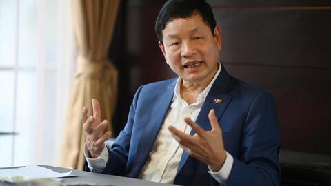 Trong khi ông Nguyễn Đức Tài chia tay 10.000 nhân sự, ông Trương Gia Bình tuyên bố: Không ai được mất việc, tìm giải pháp thế nào là trách nhiệm của người lãnh đạo