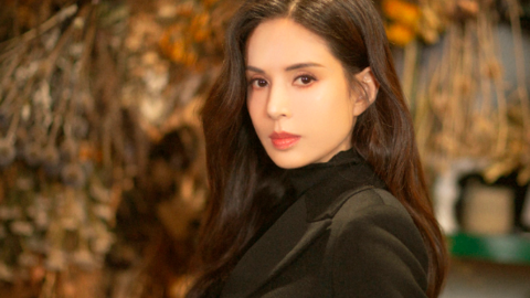 Nữ nghệ sĩ trẻ nhất vừa được phong tặng NSND nói về cụm từ "không chồng, không con" ở tuổi 42