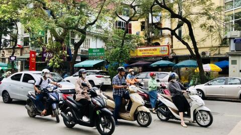 Hà Nội ngày nắng nóng, chiều tối có mưa rào và dông