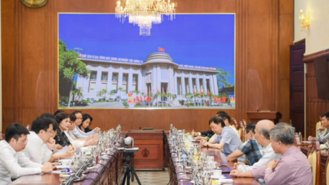 Nhiều chuyên gia đề xuất đánh thuế giao dịch vàng
