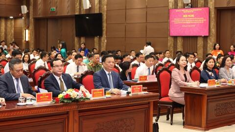 Khát vọng vươn lên được hình thành qua các phong trào thi đua