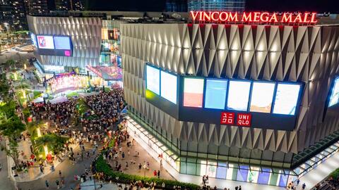 UNIQLO Vincom Grand Park chính thức khai trương ngày 20/7
