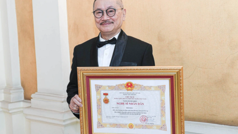 Nam diễn viên VTV được phong NSND ở tuổi 70: 'Trai phố cổ' chuyên trị vai ông trùm, về hưu sống viên mãn bên bà xã kém 10 tuổi
