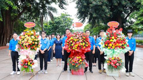 140 thanh niên ưu tú quận Hai Bà Trưng báo công dâng Bác