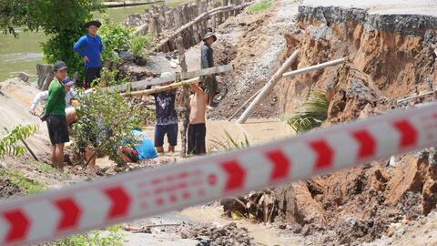 Nguyên nhân sạt lở bờ sông ở ĐBSCL thường xảy ra vào cuối mùa khô