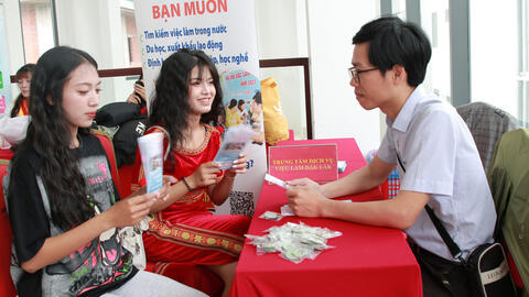 Đào tạo nghề song song học văn hóa: Phát triển bền vững