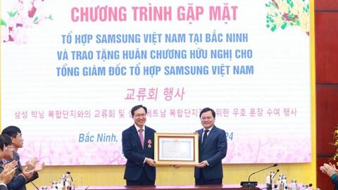 Trao Huân chương Lao động cho cựu Tổng Giám đốc Samsung Việt Nam
